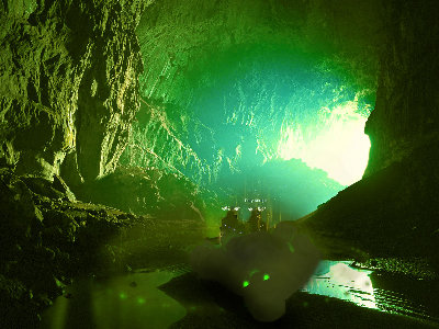 kyselinové jezero.jpg